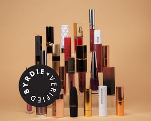 Long-lasting lipsticks