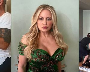 Jennifer Coolidge hair at the 2022 Emmys 