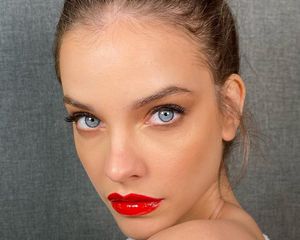 Barbara Palvin in red latex lips 