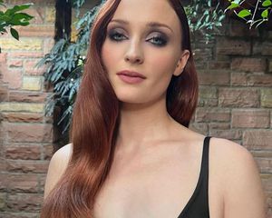Sophie Turner with extreme copper hair 